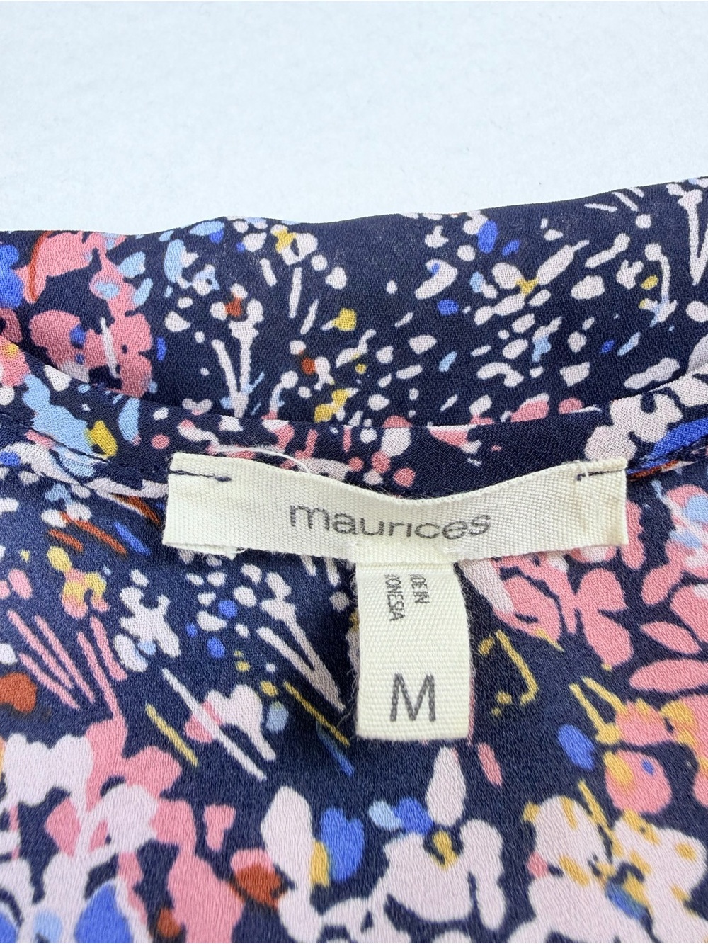 Maurices Navy Blue Floral Short Sleeve Scoop Neck Ruched Puff Sleeve Top Size M - Picture 3 of 9
